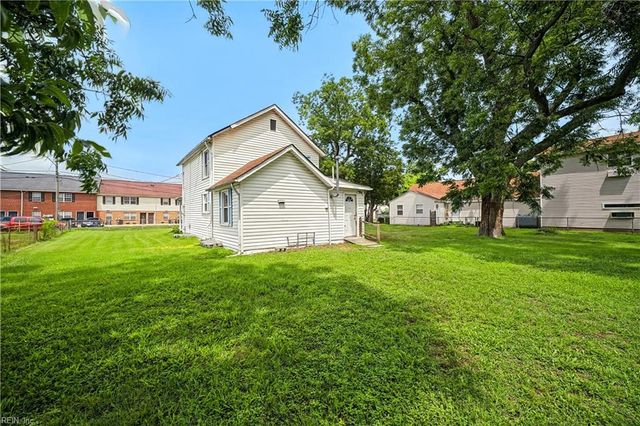 826 Pecan Point Rd RD, Norfolk, VA 23502