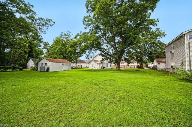 826 Pecan Point Rd RD, Norfolk, VA 23502
