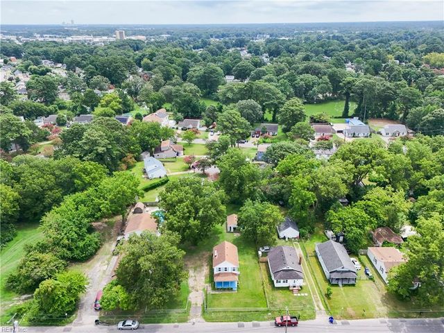 826 Pecan Point Rd RD, Norfolk, VA 23502