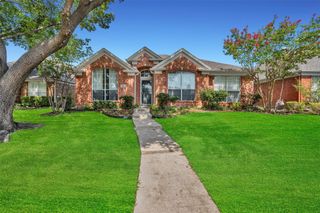 334 Touchdown Drive, Irving, TX 75063