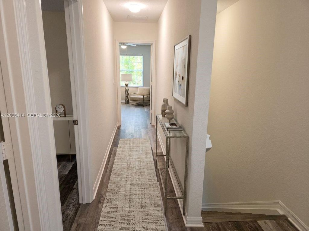 Image 6 of property listing at 2040 SE Avon Park Dr, Port St. Lucie, FL 34952