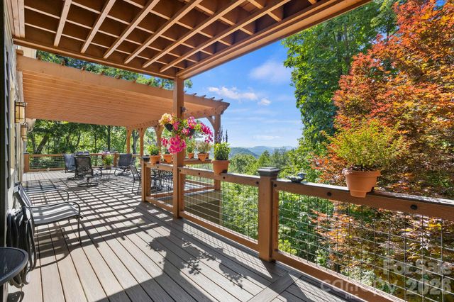 426 Eagle Ridge Road, Zirconia, NC 28790