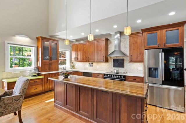 426 Eagle Ridge Road, Zirconia, NC 28790