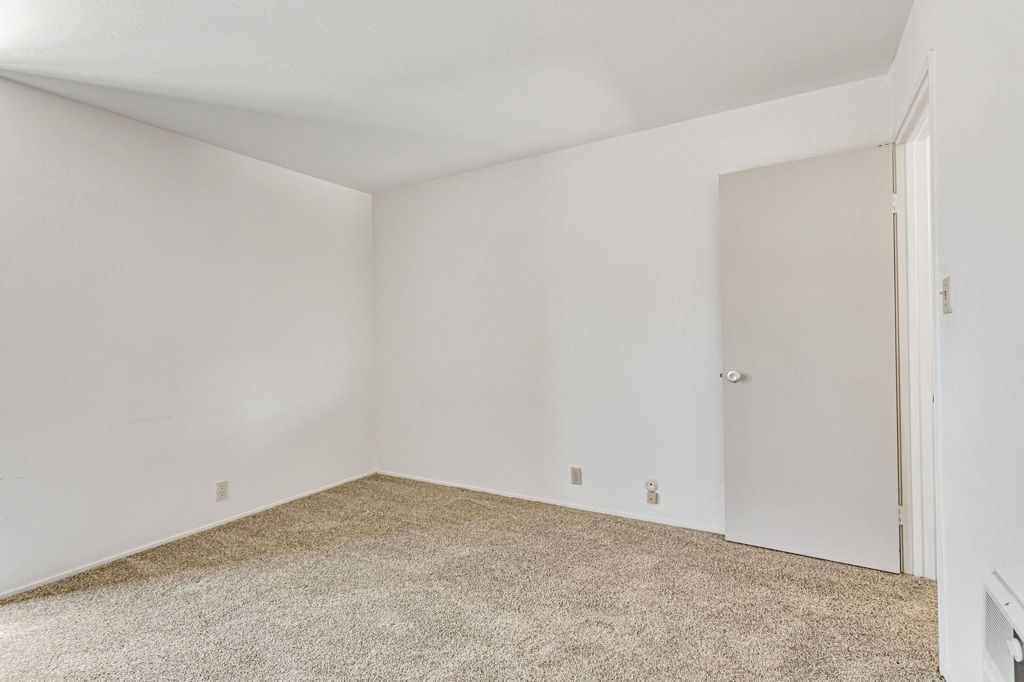 Image 16 of property listing at 8975 Alcosta 104, San Ramon, CA 94583