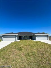 2305/2307 Dogwood AVE N, Lehigh Acres, FL 33971