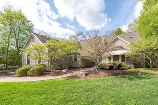 34554 Quaker Valley Road, Farmington Hills, MI 48331