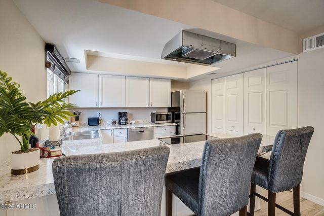 6961 E OSBORN Road D, Scottsdale, AZ 85251