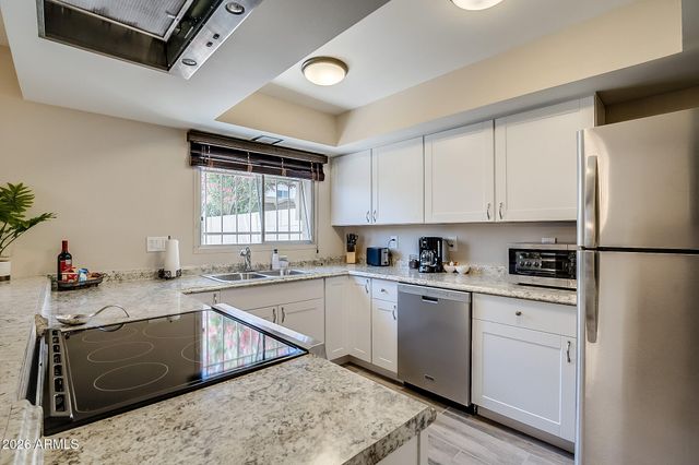 6961 E OSBORN Road D, Scottsdale, AZ 85251