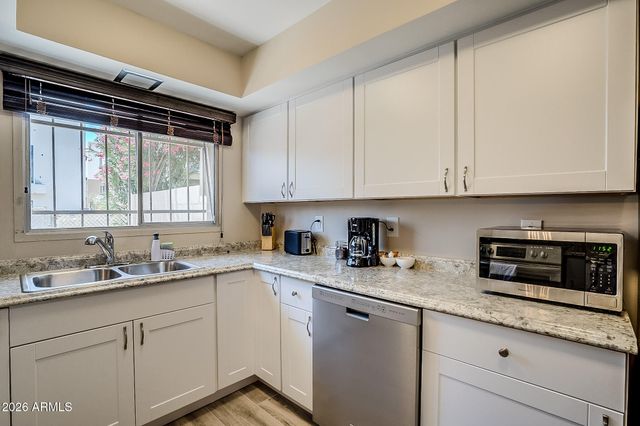 6961 E OSBORN Road D, Scottsdale, AZ 85251