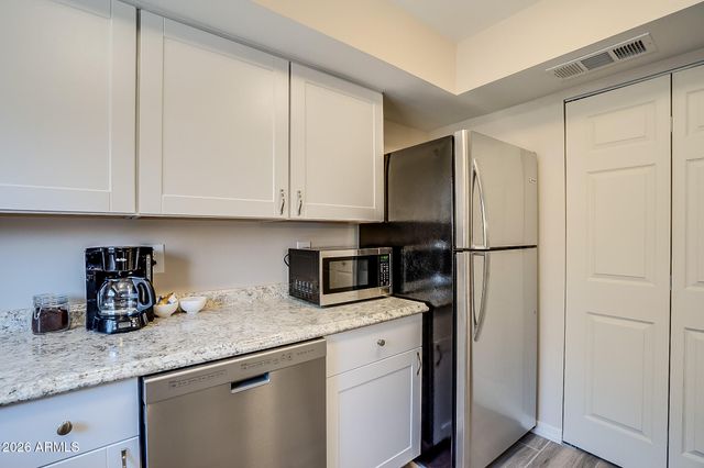 6961 E OSBORN Road D, Scottsdale, AZ 85251