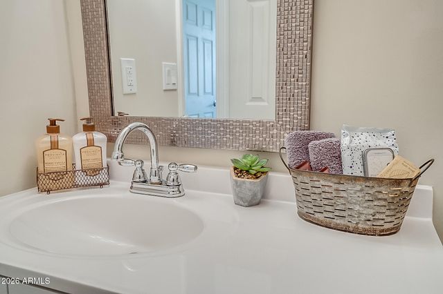 6961 E OSBORN Road D, Scottsdale, AZ 85251