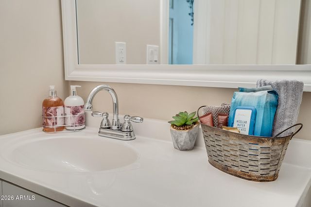 6961 E OSBORN Road D, Scottsdale, AZ 85251