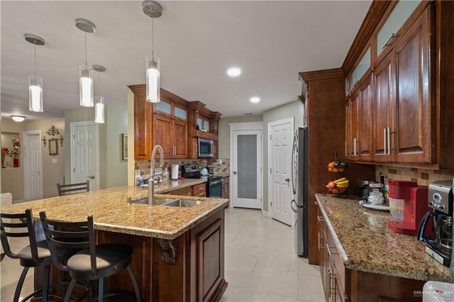 1913 Baylor Avenue, Edinburg, TX 78542