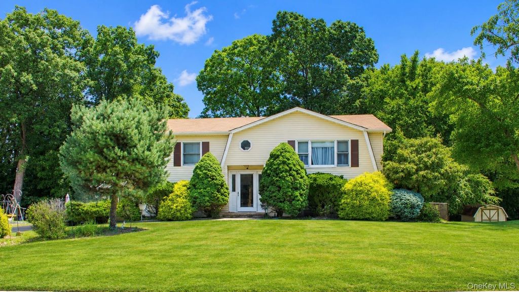 8 Rockridge Drive, Thiells, NY 10984