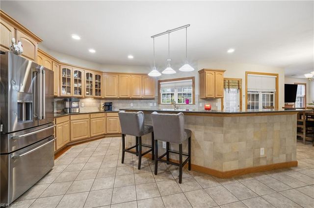 844 Greenfield LN, Chesapeake, VA 23322