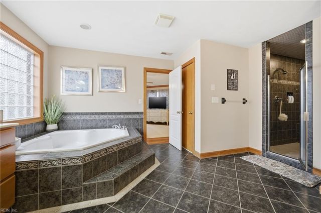 844 Greenfield LN, Chesapeake, VA 23322