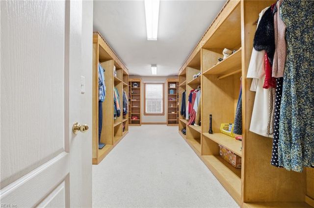 844 Greenfield LN, Chesapeake, VA 23322