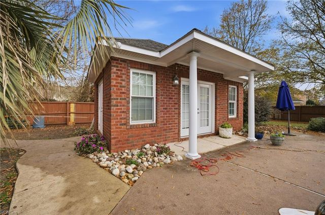 844 Greenfield LN, Chesapeake, VA 23322