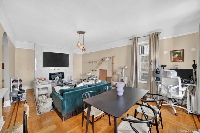 219 Bronx River Road 4N, Yonkers, NY 10704