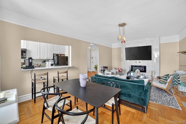 219 Bronx River Road 4N, Yonkers, NY 10704