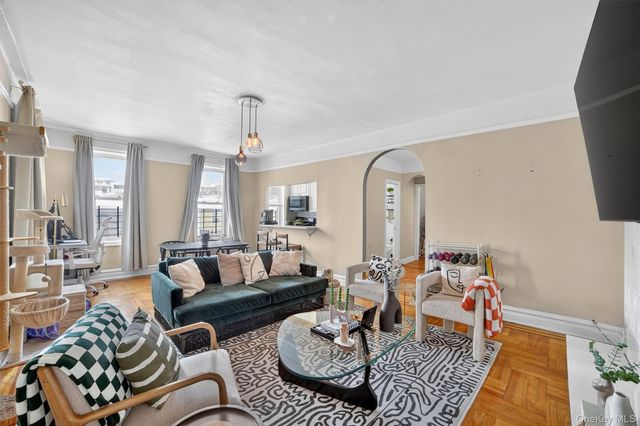 219 Bronx River Road 4N, Yonkers, NY 10704