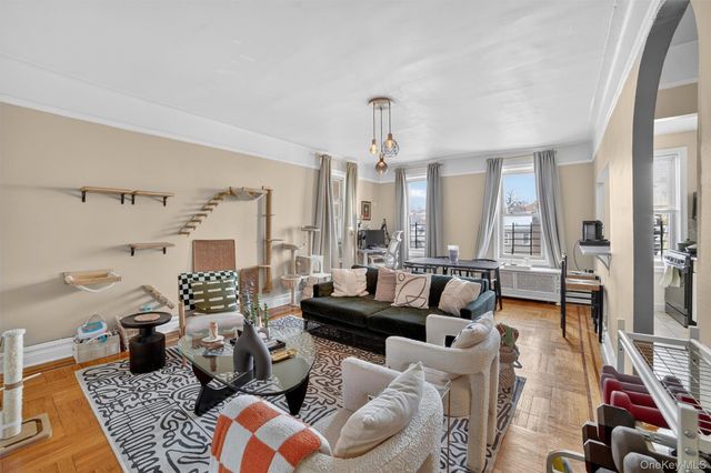 219 Bronx River Road 4N, Yonkers, NY 10704