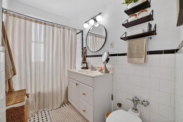 219 Bronx River Road 4N, Yonkers, NY 10704