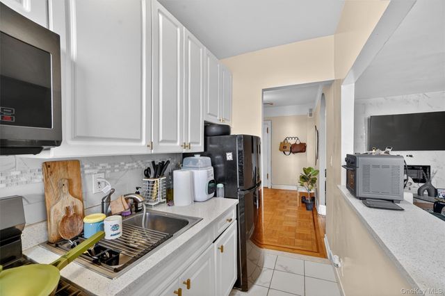 219 Bronx River Road 4N, Yonkers, NY 10704