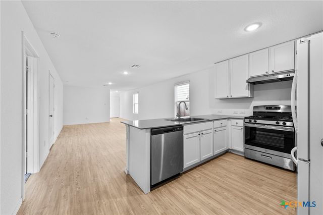 9248 James Bowie, Seguin, TX 78155