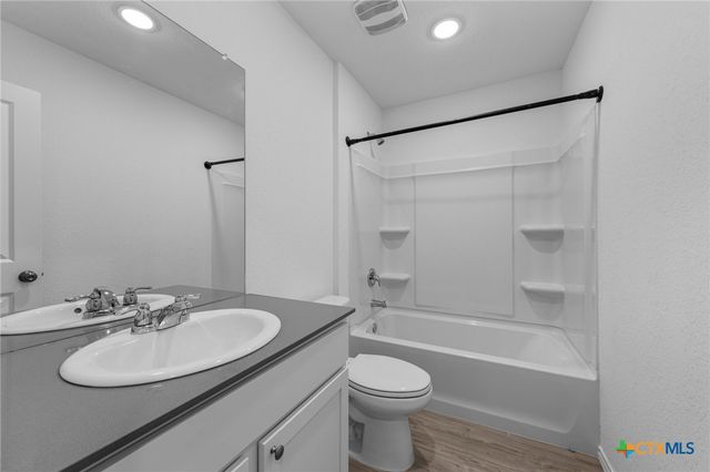 9248 James Bowie, Seguin, TX 78155