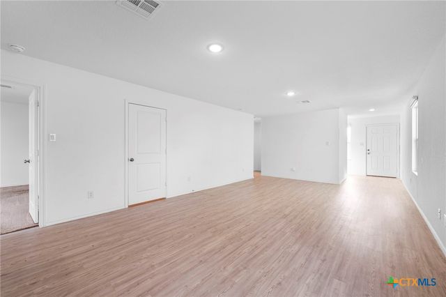 9248 James Bowie, Seguin, TX 78155