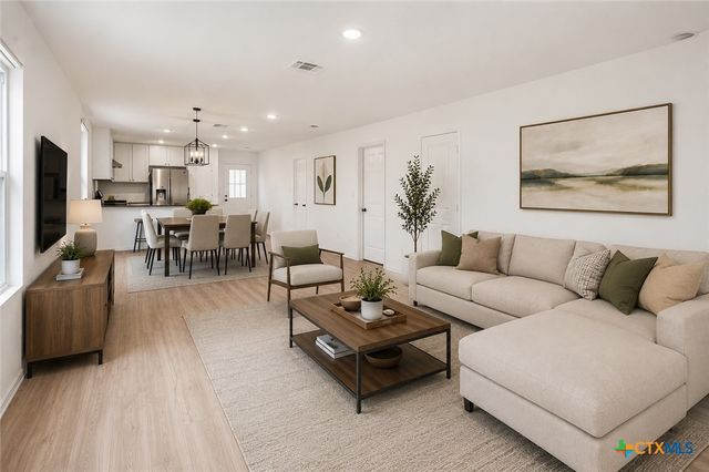 9248 James Bowie, Seguin, TX 78155
