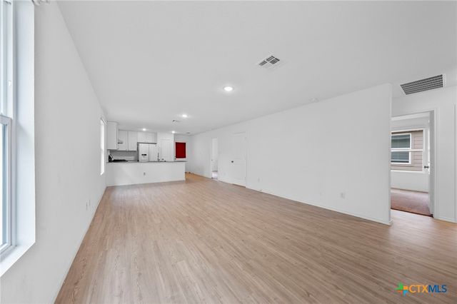 9248 James Bowie, Seguin, TX 78155