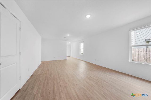 9248 James Bowie, Seguin, TX 78155