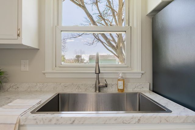 329 DUTCH LN, Mt Jackson, VA 22842