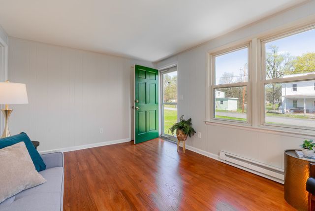 329 DUTCH LN, Mt Jackson, VA 22842