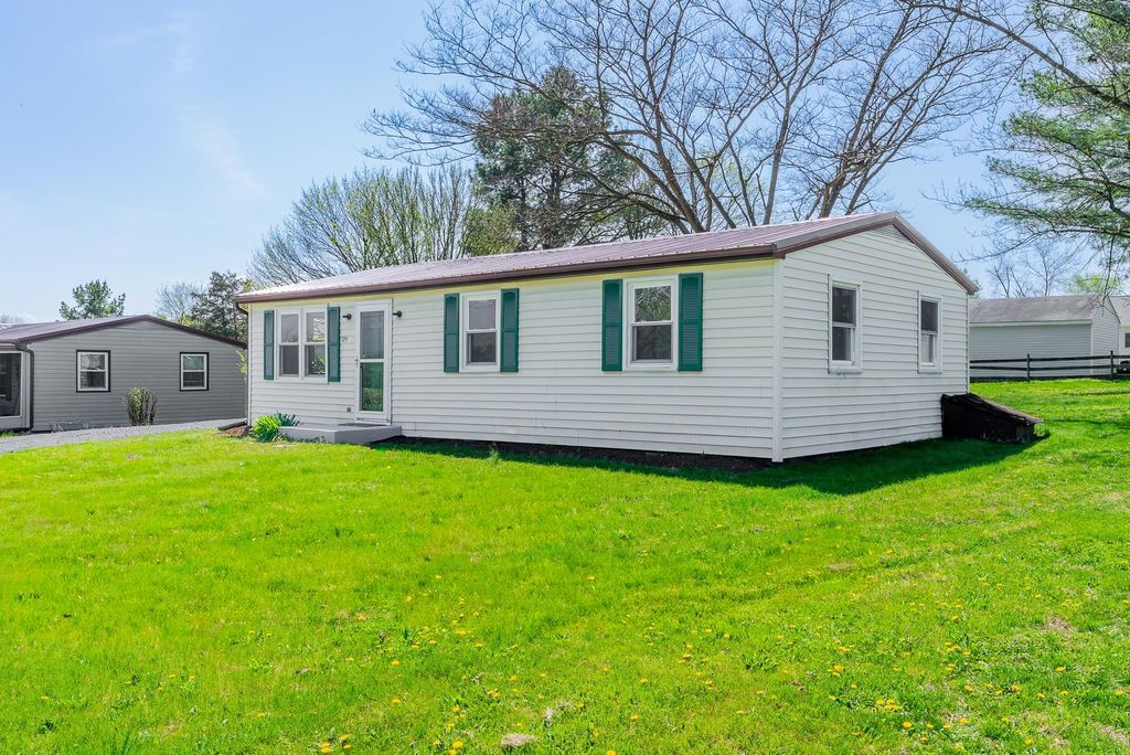 329 DUTCH LN, Mt Jackson, VA 22842