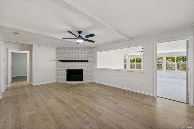 654 Richfield, Windcrest, TX 78239