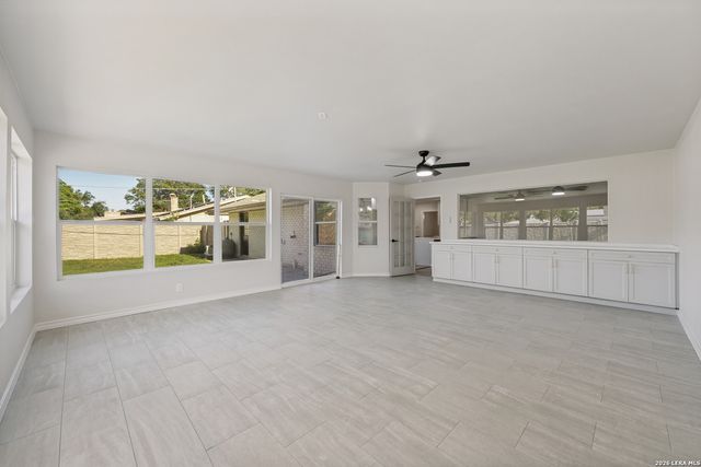 654 Richfield, Windcrest, TX 78239