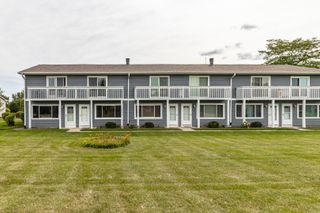 17346 W Maple Lane, Gurnee, IL 60031