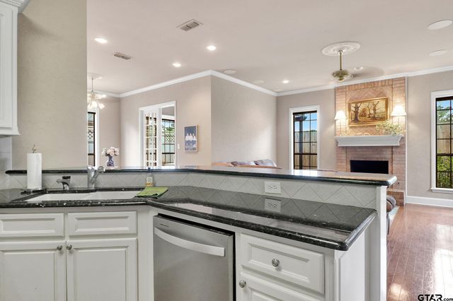 2222 Kennebunk Ln, Tyler, TX 75703