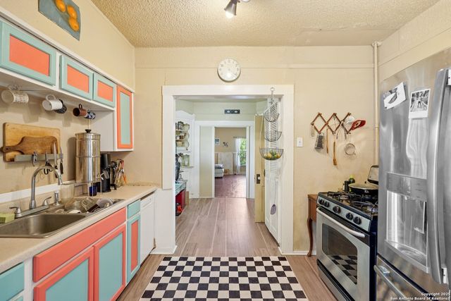 1015 W Elsmere, San Antonio, TX 78201