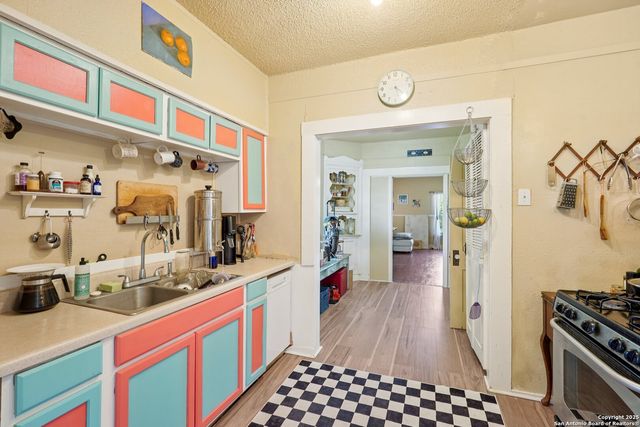 1015 W Elsmere, San Antonio, TX 78201