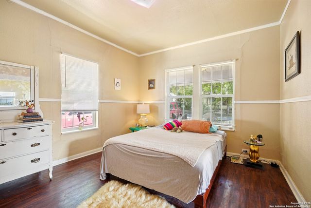 1015 W Elsmere, San Antonio, TX 78201
