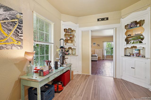 1015 W Elsmere, San Antonio, TX 78201