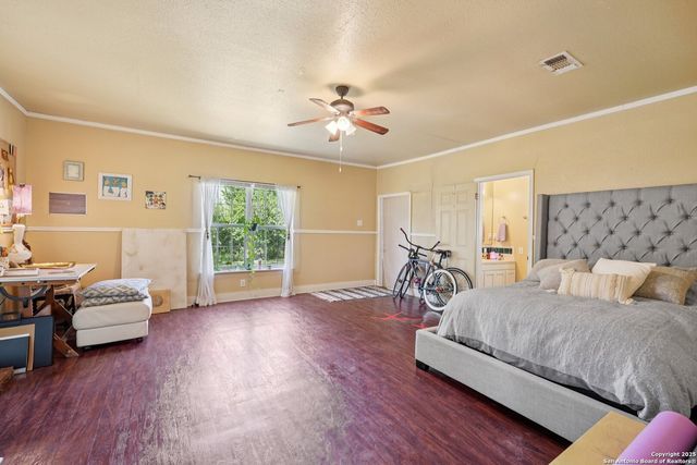 1015 W Elsmere, San Antonio, TX 78201