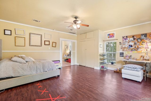 1015 W Elsmere, San Antonio, TX 78201