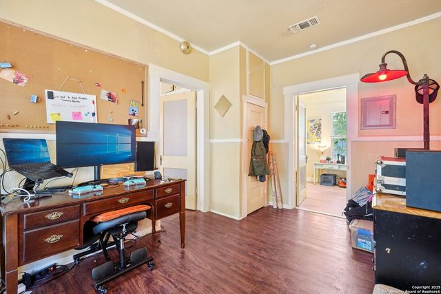 1015 W Elsmere, San Antonio, TX 78201