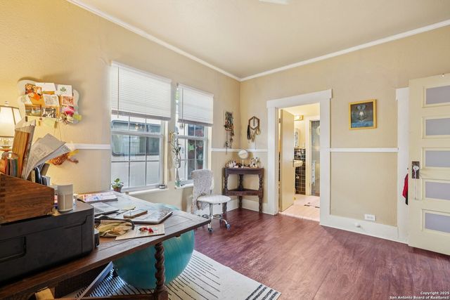 1015 W Elsmere, San Antonio, TX 78201
