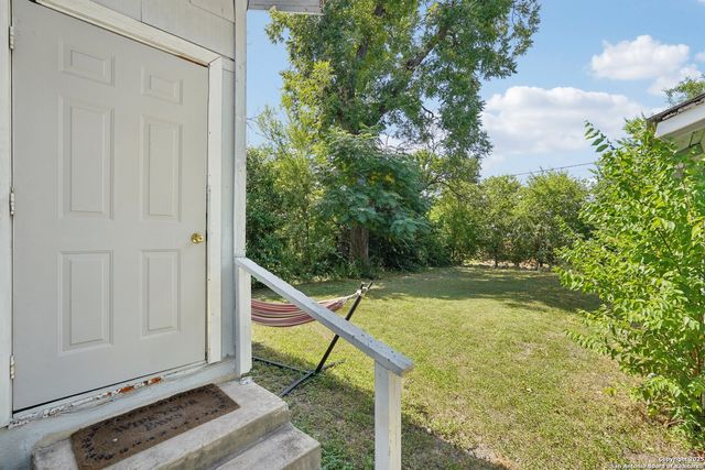 1015 W Elsmere, San Antonio, TX 78201